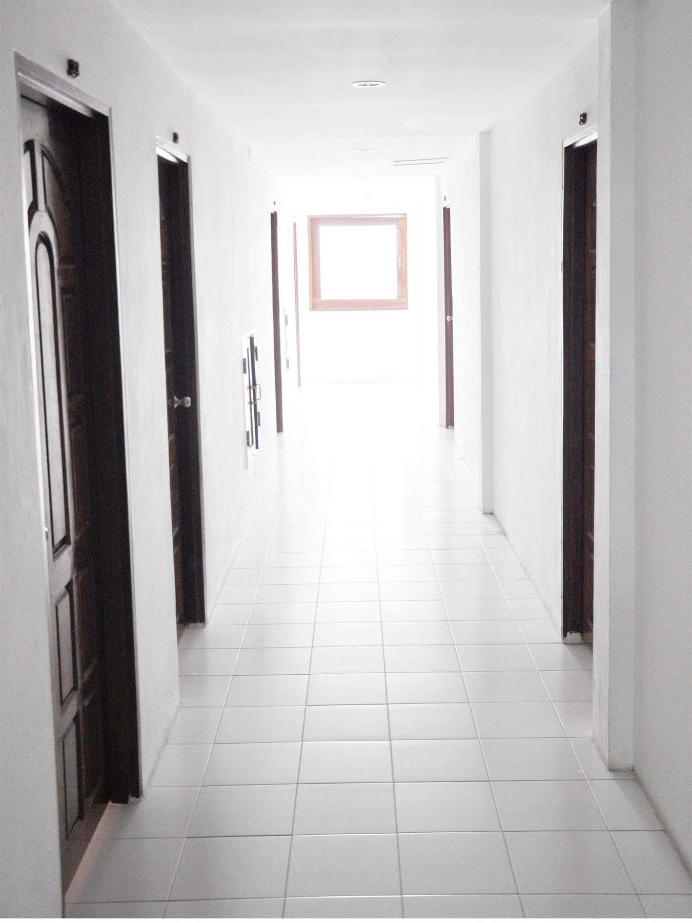 Highfive Guest House Pattaya Exterior foto